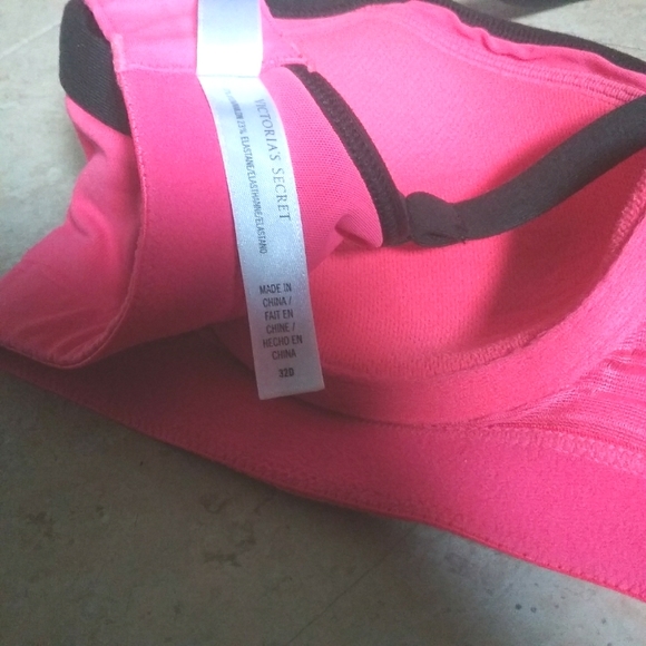 🆓️FREE🎁WHEN PURCHASE ANY ITEM FROM MY CLOSET Victoria's Secret Sports Bra Pink - Picture 9 of 13
